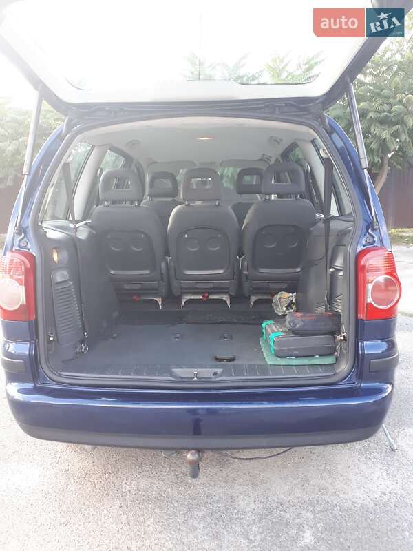 Минивэн Volkswagen Sharan 2004 в Киеве