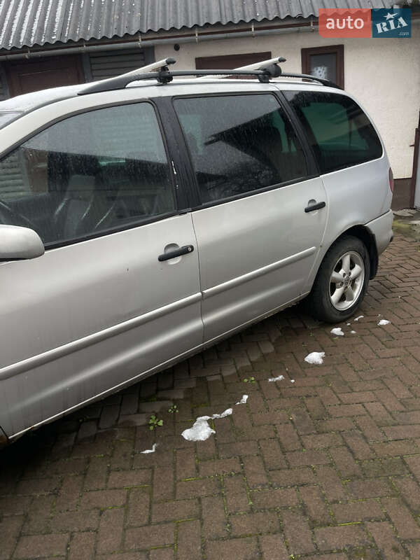 Мінівен Volkswagen Sharan 1998 в Іршаві