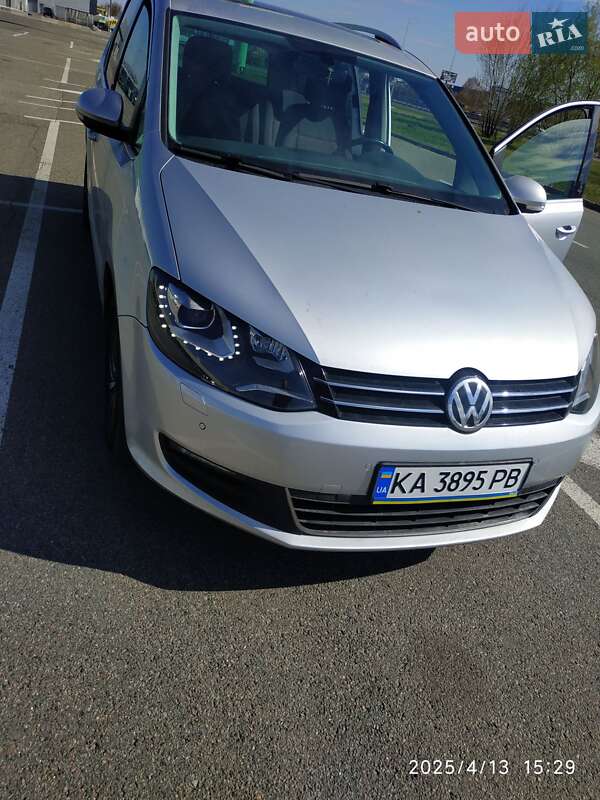 Минивэн Volkswagen Sharan 2017 в 