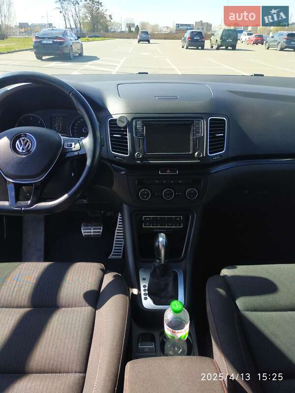 Мінівен Volkswagen Sharan 2017 в Києві