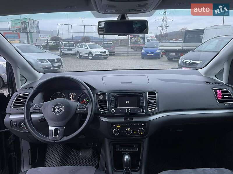 Минивэн Volkswagen Sharan 2013 в Мукачево