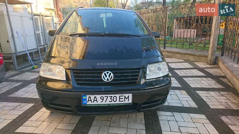 Минивэн Volkswagen Sharan 2001 в Киеве