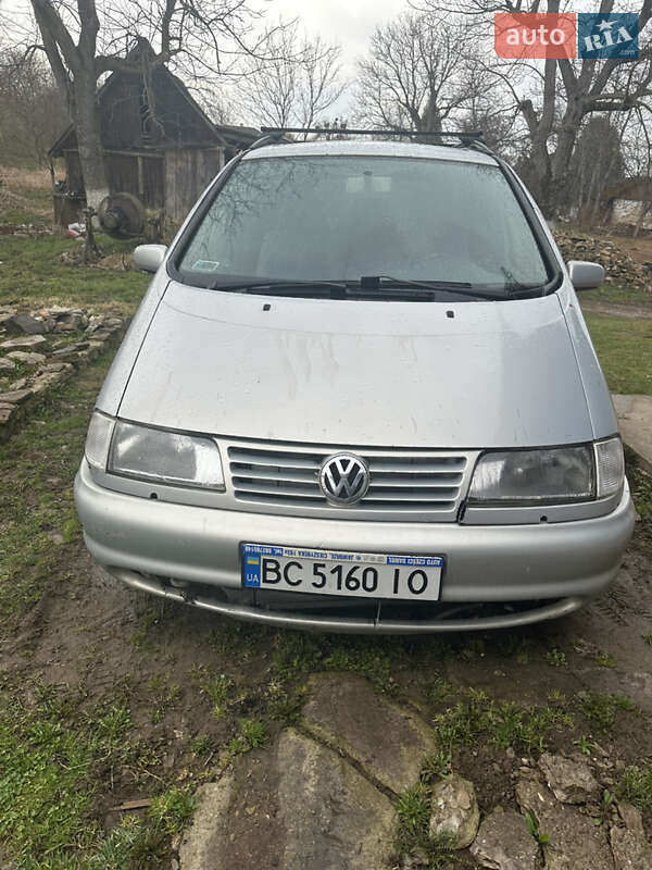 Минивэн Volkswagen Sharan 2000 в Добромиле