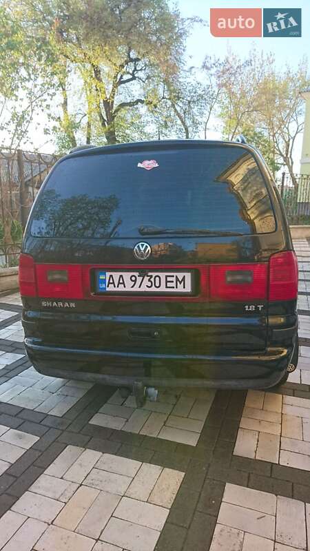 Минивэн Volkswagen Sharan 2001 в Киеве