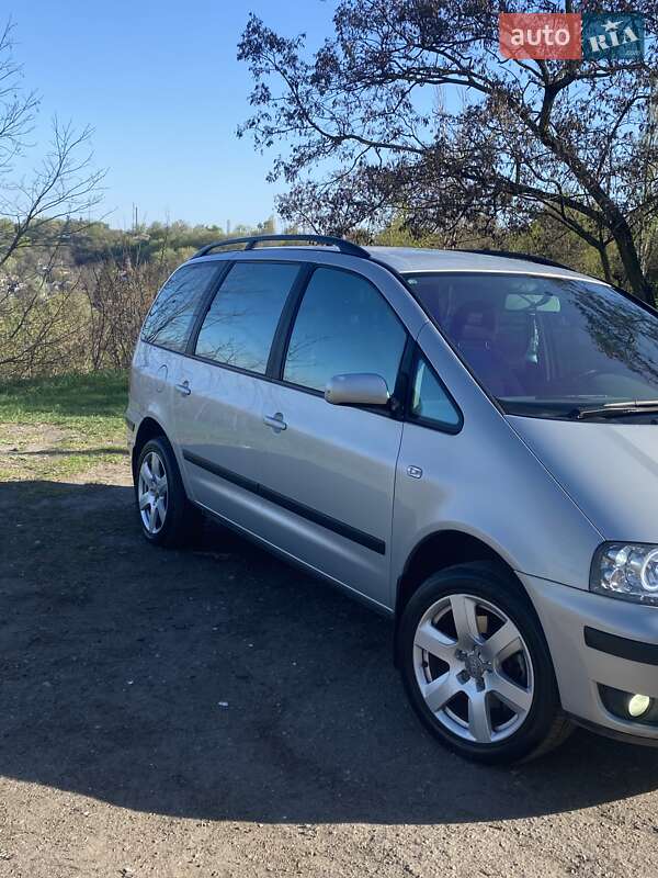 Минивэн Volkswagen Sharan 2003 в Чугуеве
