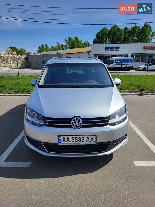 Минивэн Volkswagen Sharan 2013 в 