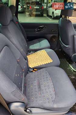 Мінівен Volkswagen Sharan 2000 в 