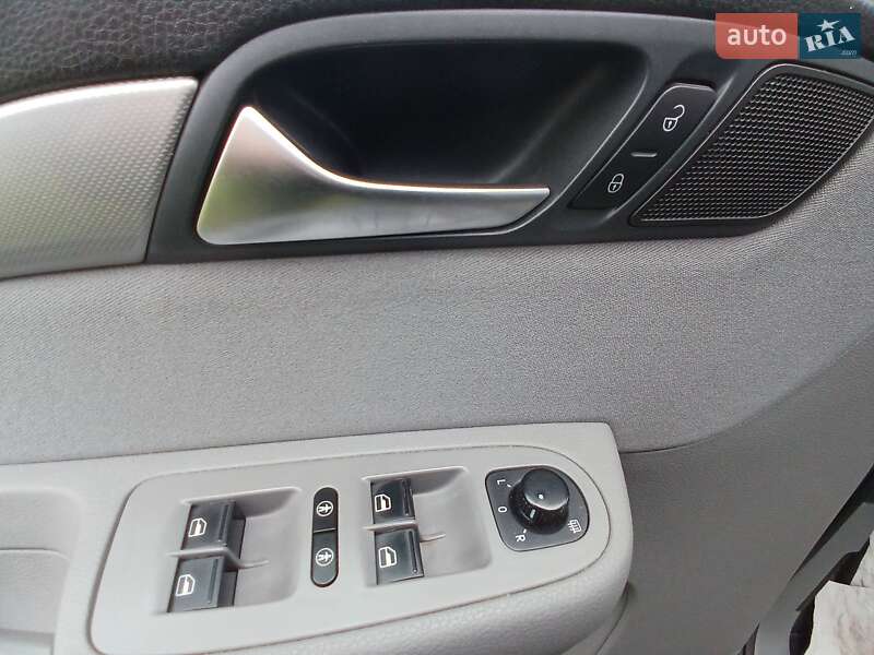 Минивэн Volkswagen Sharan 2011 в Харькове