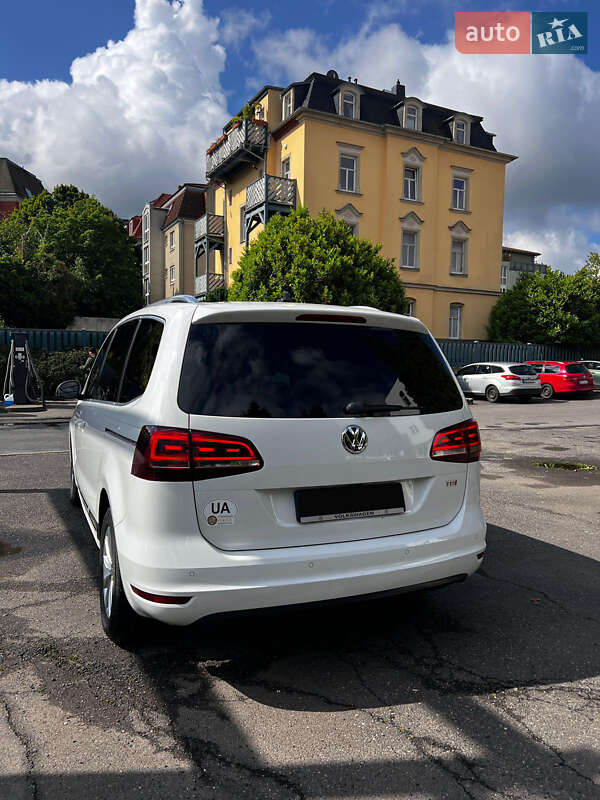 Минивэн Volkswagen Sharan 2015 в Тячеве