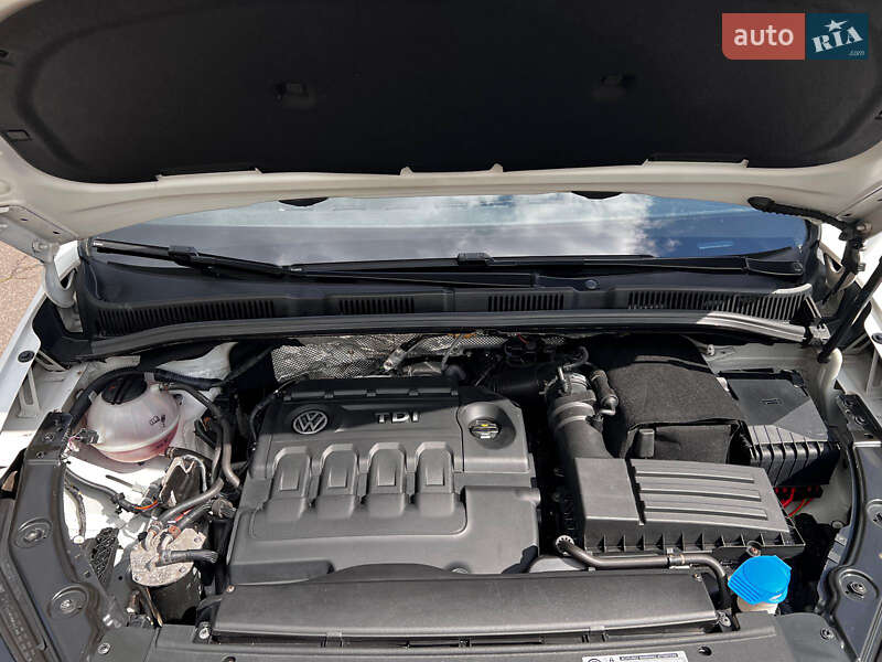 Минивэн Volkswagen Sharan 2015 в Тячеве