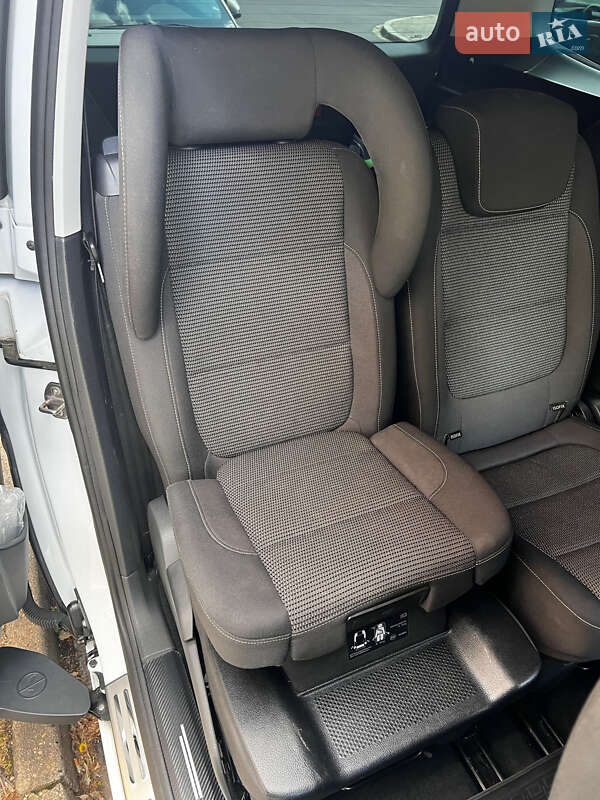 Минивэн Volkswagen Sharan 2015 в Тячеве