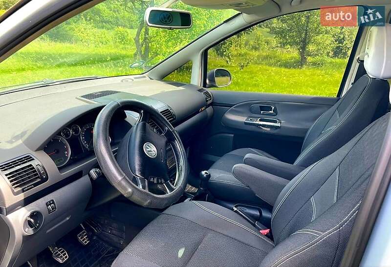 Минивэн Volkswagen Sharan 2004 в Ахтырке