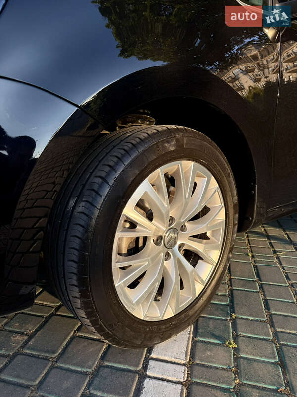 Мінівен Volkswagen Sharan 2015 в Одесі