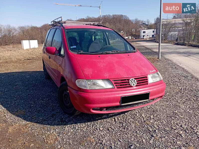 Минивэн Volkswagen Sharan 1998 в 