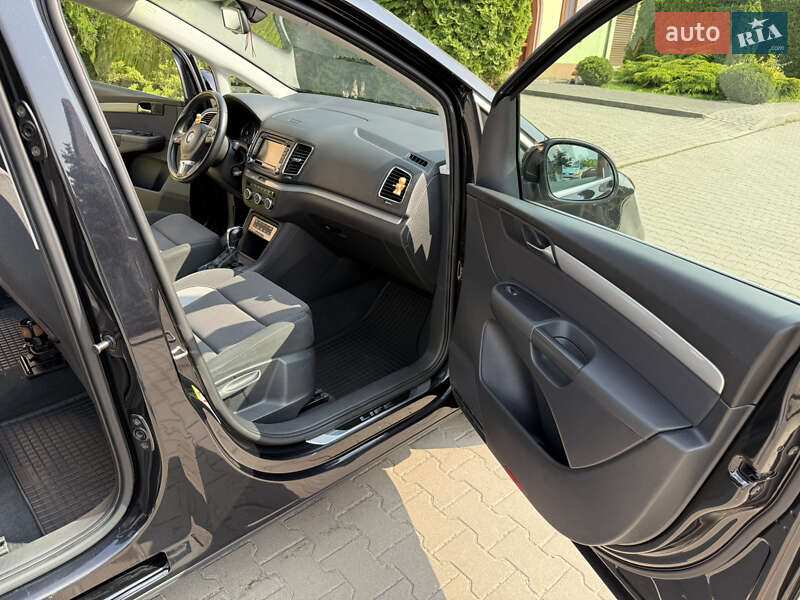 Минивэн Volkswagen Sharan 2013 в Хмельницком