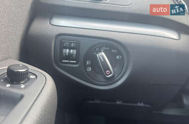 Минивэн Volkswagen Sharan 2012 в 