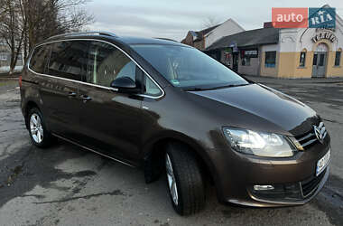 Минивэн Volkswagen Sharan 2012 в 