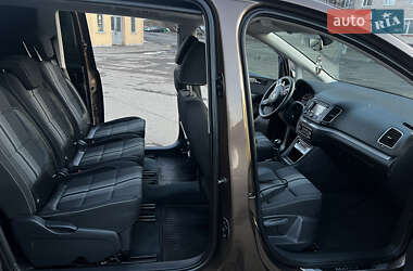 Минивэн Volkswagen Sharan 2012 в 