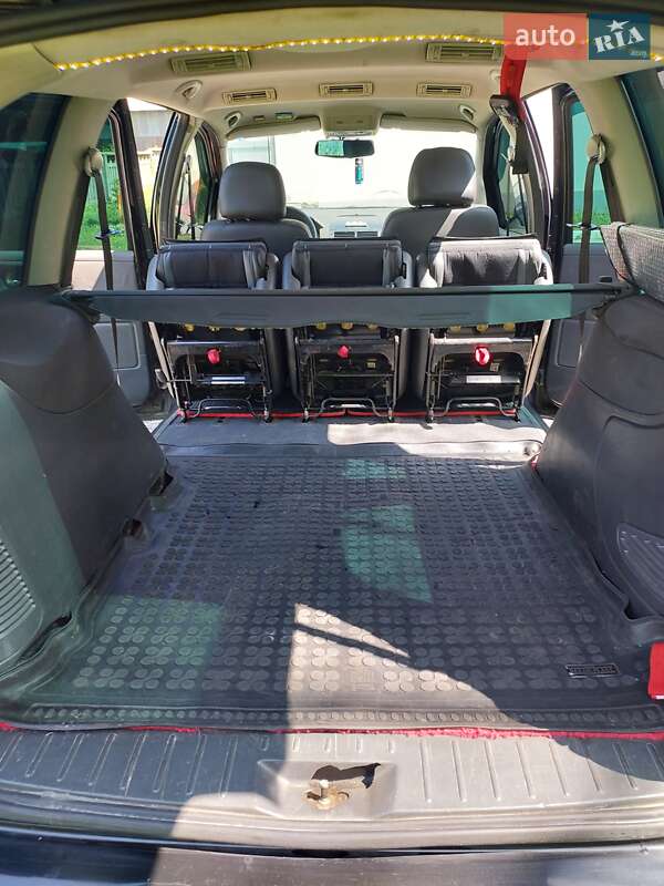 Минивэн Volkswagen Sharan 2006 в Харькове