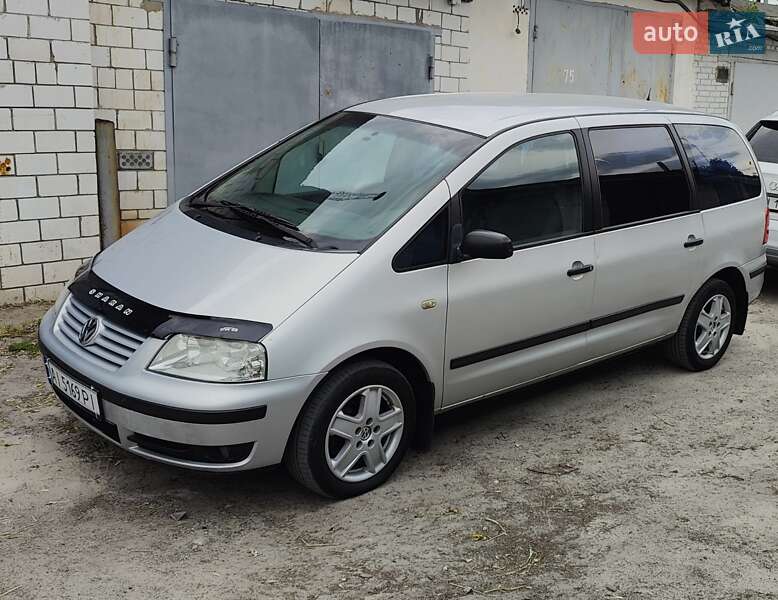 Минивэн Volkswagen Sharan 2000 в 