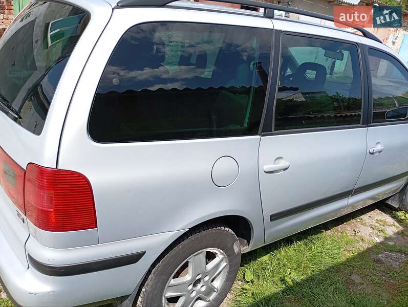 Минивэн Volkswagen Sharan 2002 в Изяславе