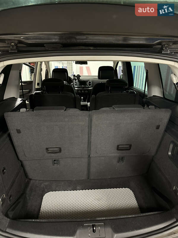 Минивэн Volkswagen Sharan 2015 в Хмельницком