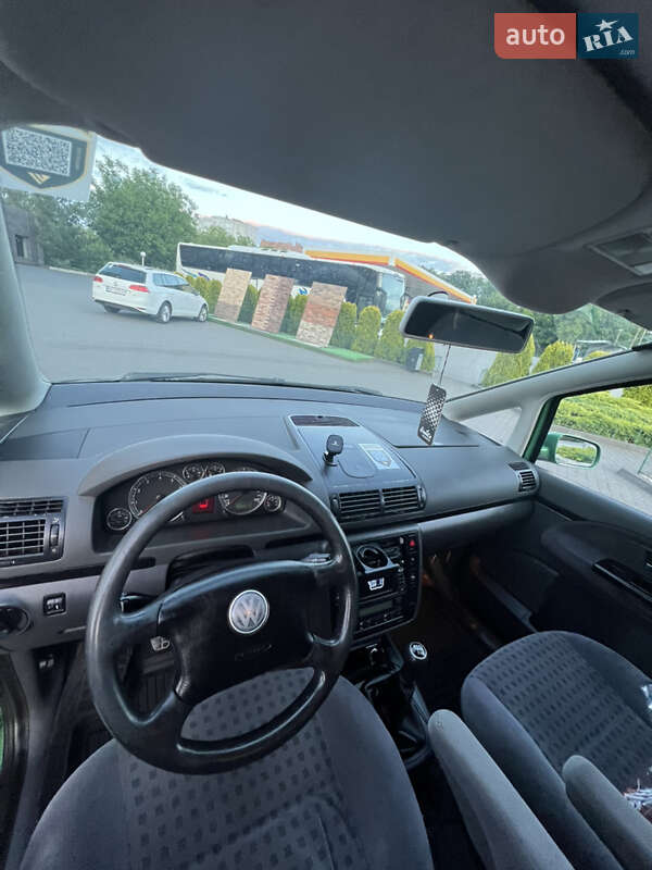 Минивэн Volkswagen Sharan 2003 в Хмельницком