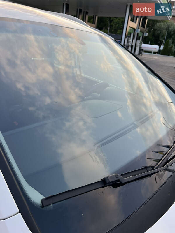 Минивэн Volkswagen Sharan 2012 в Черновцах