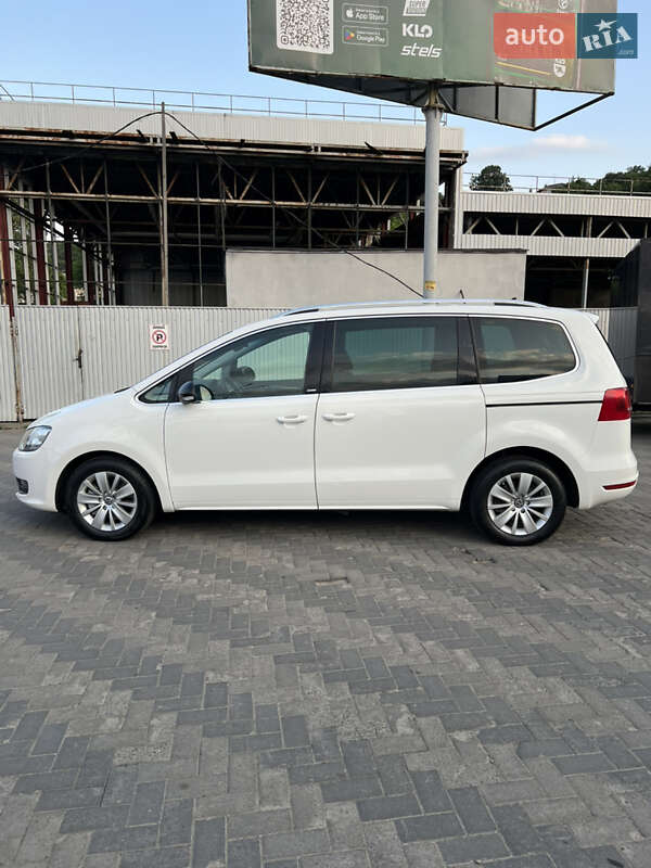 Минивэн Volkswagen Sharan 2012 в Черновцах