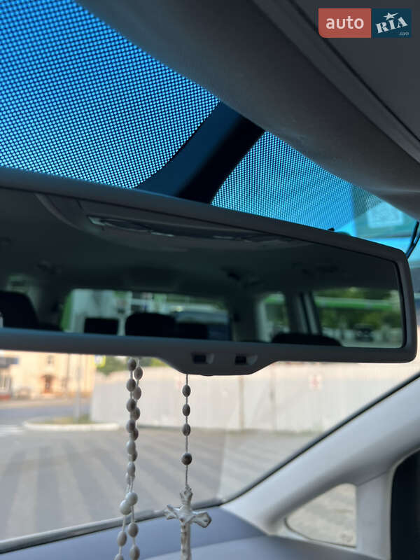 Минивэн Volkswagen Sharan 2012 в Черновцах