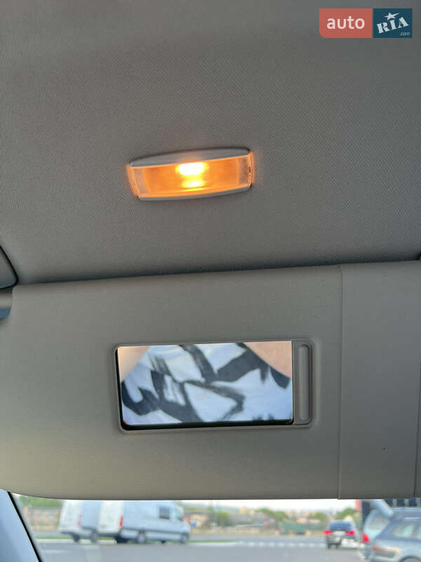 Минивэн Volkswagen Sharan 2012 в Черновцах