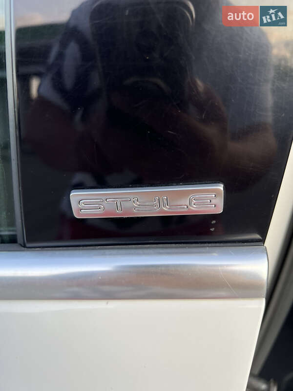 Минивэн Volkswagen Sharan 2012 в Черновцах