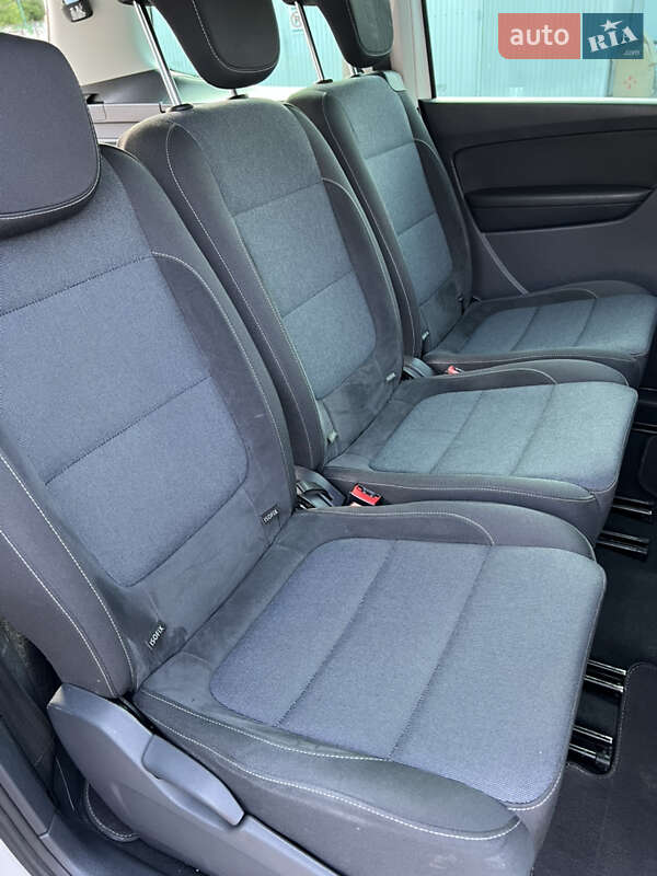 Минивэн Volkswagen Sharan 2012 в Черновцах