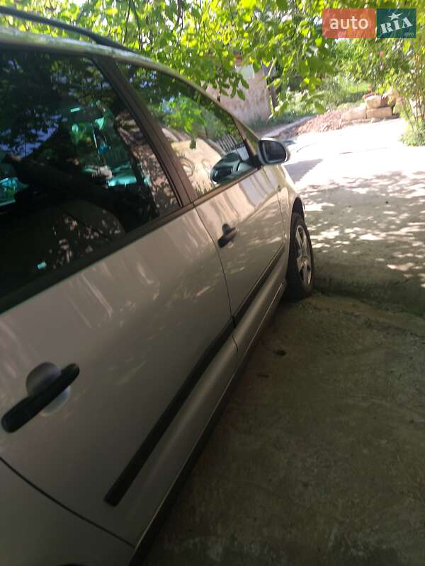 Мінівен Volkswagen Sharan 2008 в Ужгороді