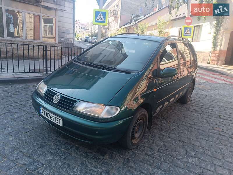 Минивэн Volkswagen Sharan 1996 в Черновцах