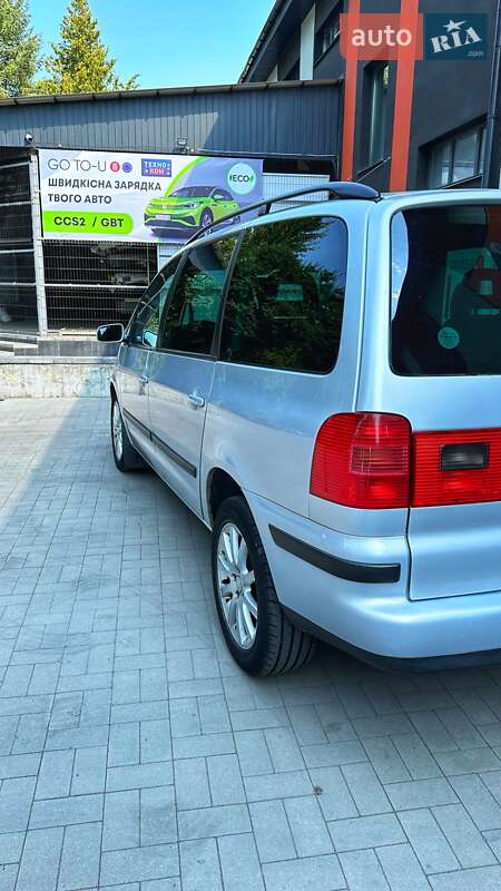 Мінівен Volkswagen Sharan 2002 в Умані