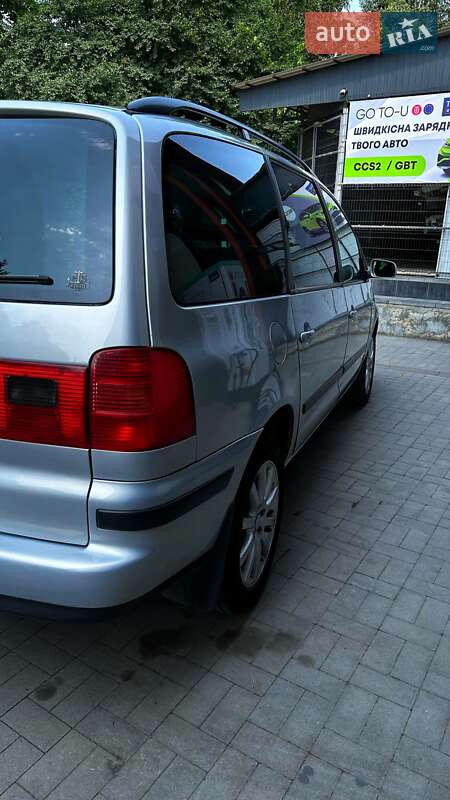 Мінівен Volkswagen Sharan 2002 в Умані