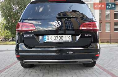 Мінівен Volkswagen Sharan 2016 в 