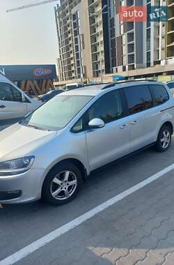Минивэн Volkswagen Sharan 2010 в 