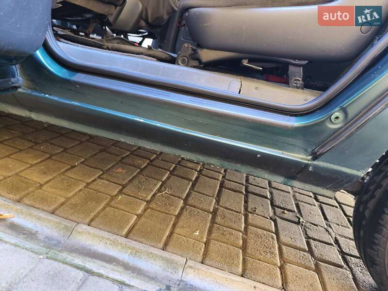 Минивэн Volkswagen Sharan 2000 в Стрые