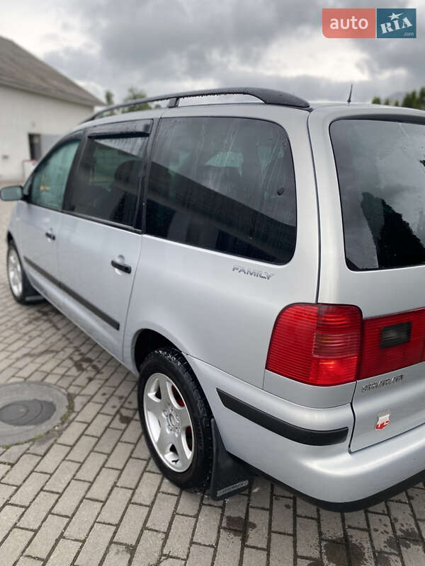 Мінівен Volkswagen Sharan 2001 в Чернівцях