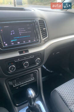 Минивэн Volkswagen Sharan 2013 в 
