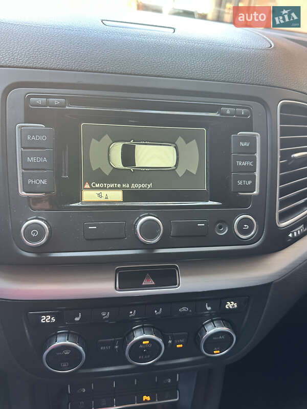 Мінівен Volkswagen Sharan 2014 в Іршаві