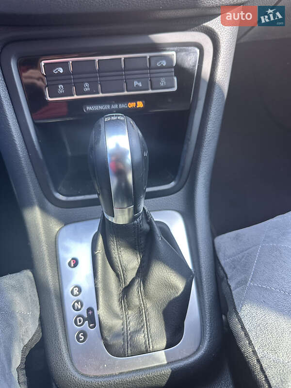 Мінівен Volkswagen Sharan 2014 в Іршаві