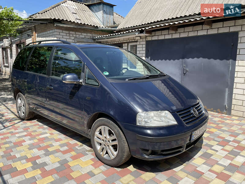 Минивэн Volkswagen Sharan 2008 в Знаменке