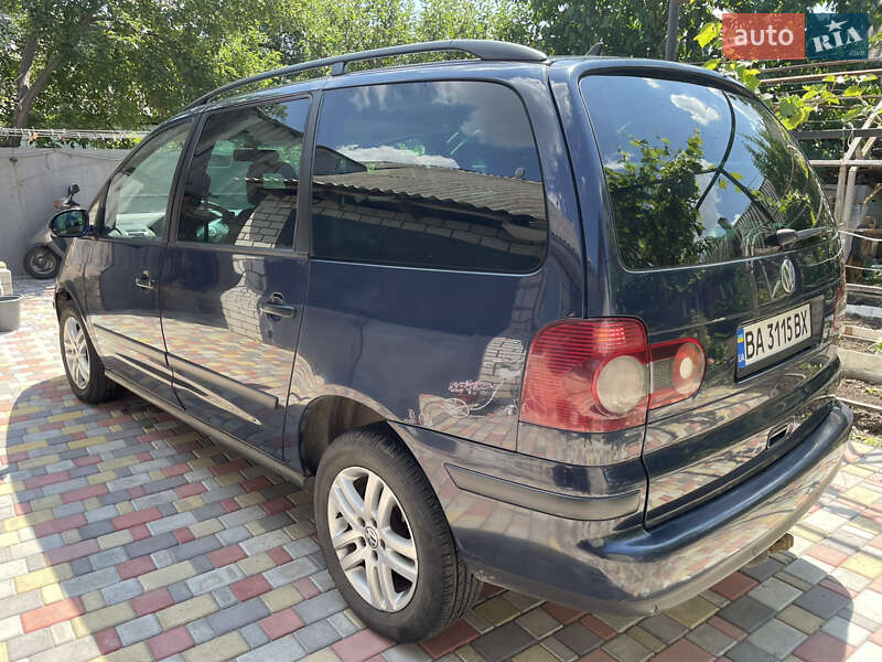 Минивэн Volkswagen Sharan 2008 в Знаменке