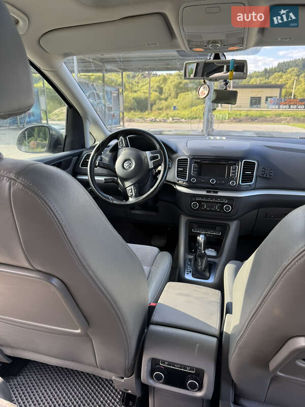 Мінівен Volkswagen Sharan 2012 в Львові