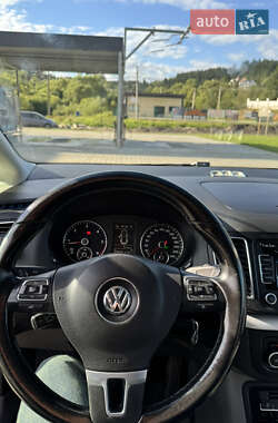 Мінівен Volkswagen Sharan 2012 в  фото 17 Мінівен Volkswagen Sharan 2012 в