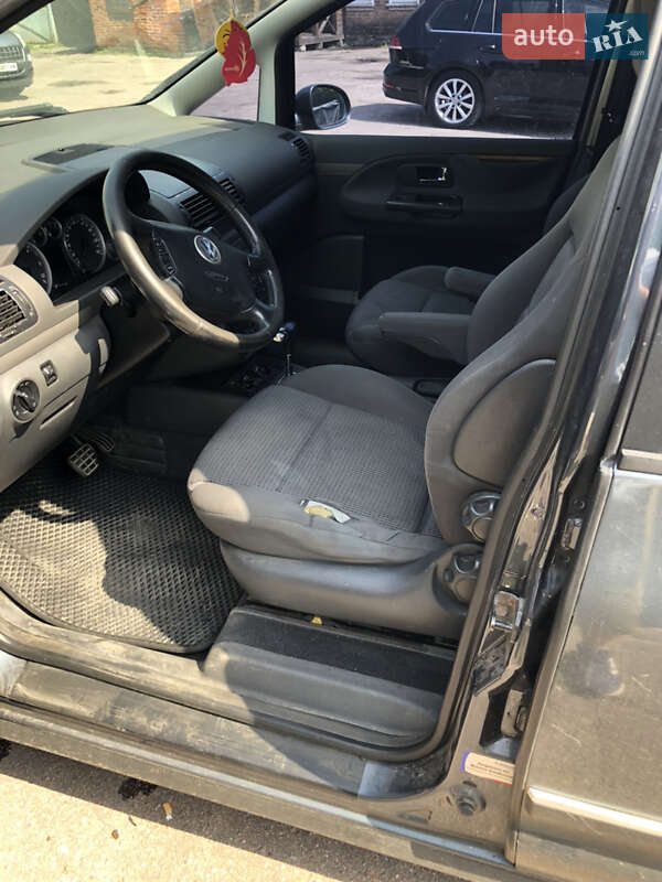 Минивэн Volkswagen Sharan 2007 в Романове