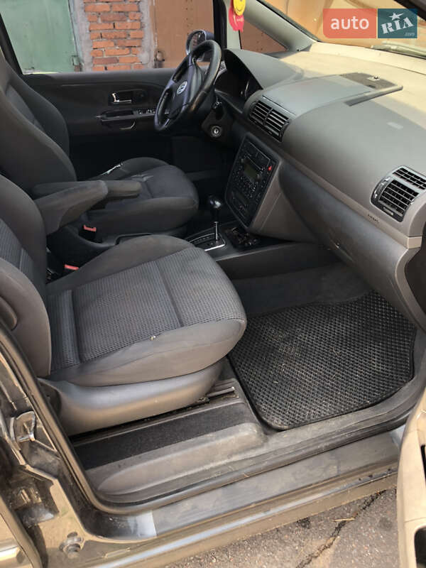 Минивэн Volkswagen Sharan 2007 в Романове